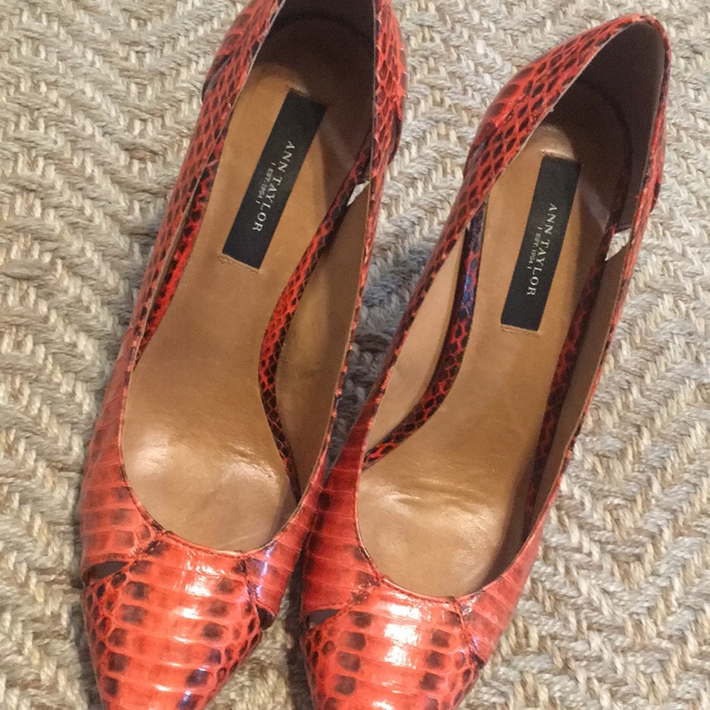 Faux snake skin pumps - Picture 2 of 4